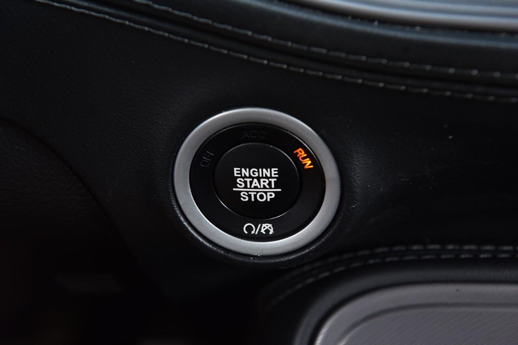 Dodge Challenger Vehicle Image 19