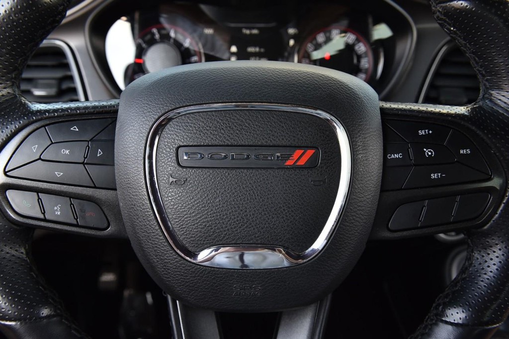 Dodge Challenger Vehicle Image 20