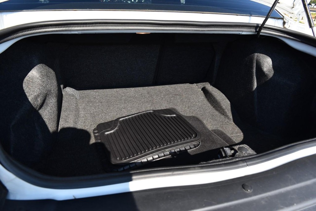 Dodge Challenger Vehicle Image 24