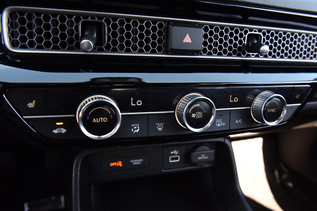 Honda Civic Hatchback Vehicle Image 14