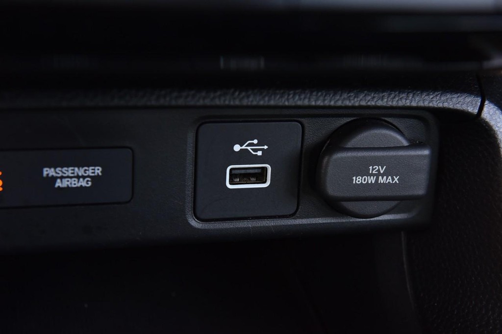 Honda Civic Hatchback Vehicle Image 15