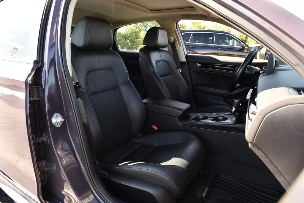 Honda Civic Hatchback Vehicle Image 20