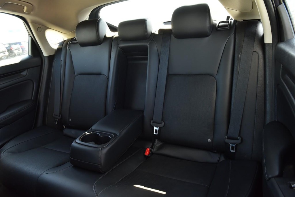 Honda Civic Hatchback Vehicle Image 22