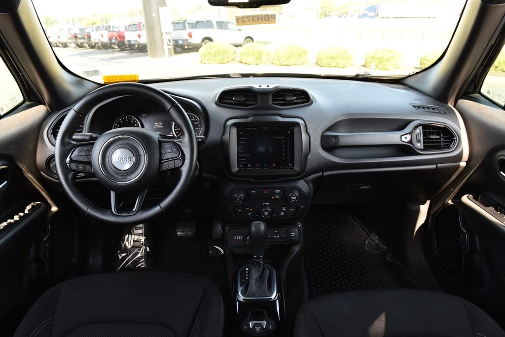 Jeep Renegade Vehicle Image 07