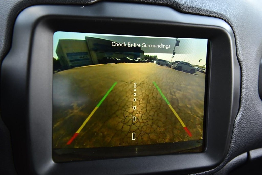 Jeep Renegade Vehicle Image 12