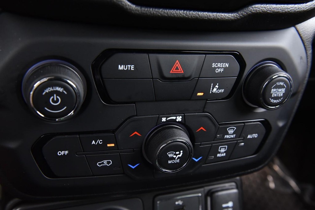 Jeep Renegade Vehicle Image 14