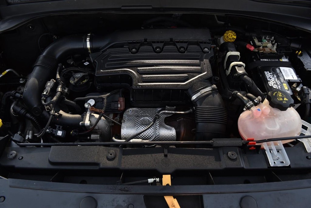 Jeep Renegade Vehicle Image 24