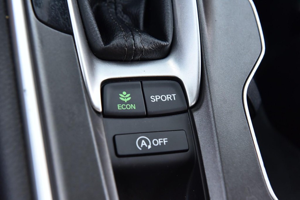 Honda Accord Sedan Vehicle Image 18