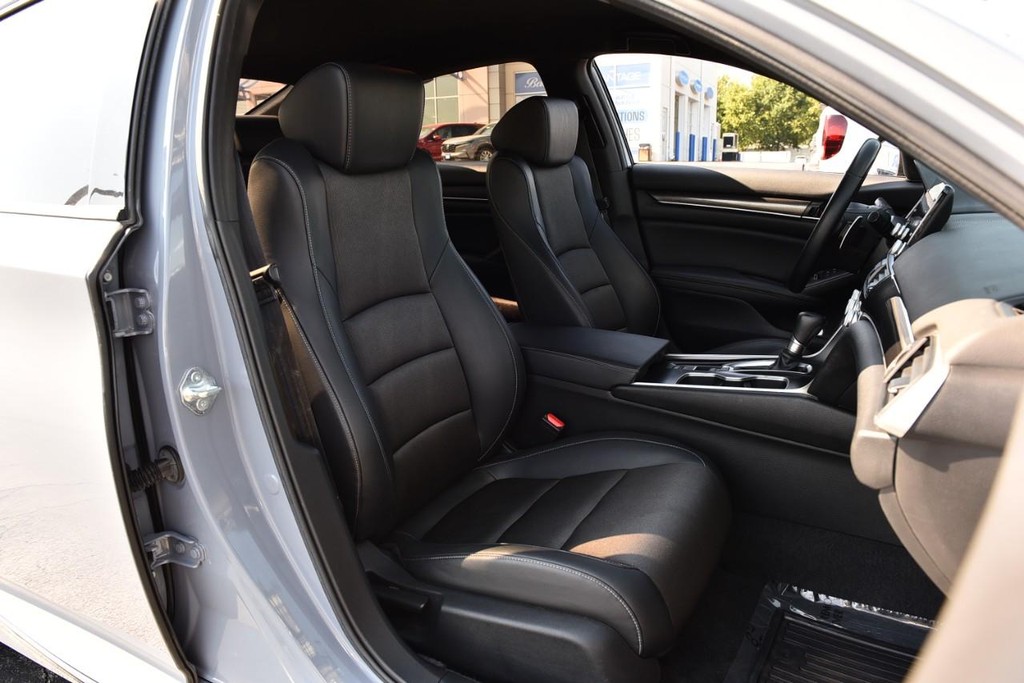 Honda Accord Sedan Vehicle Image 21