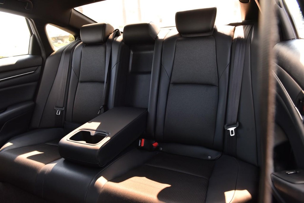 Honda Accord Sedan Vehicle Image 22