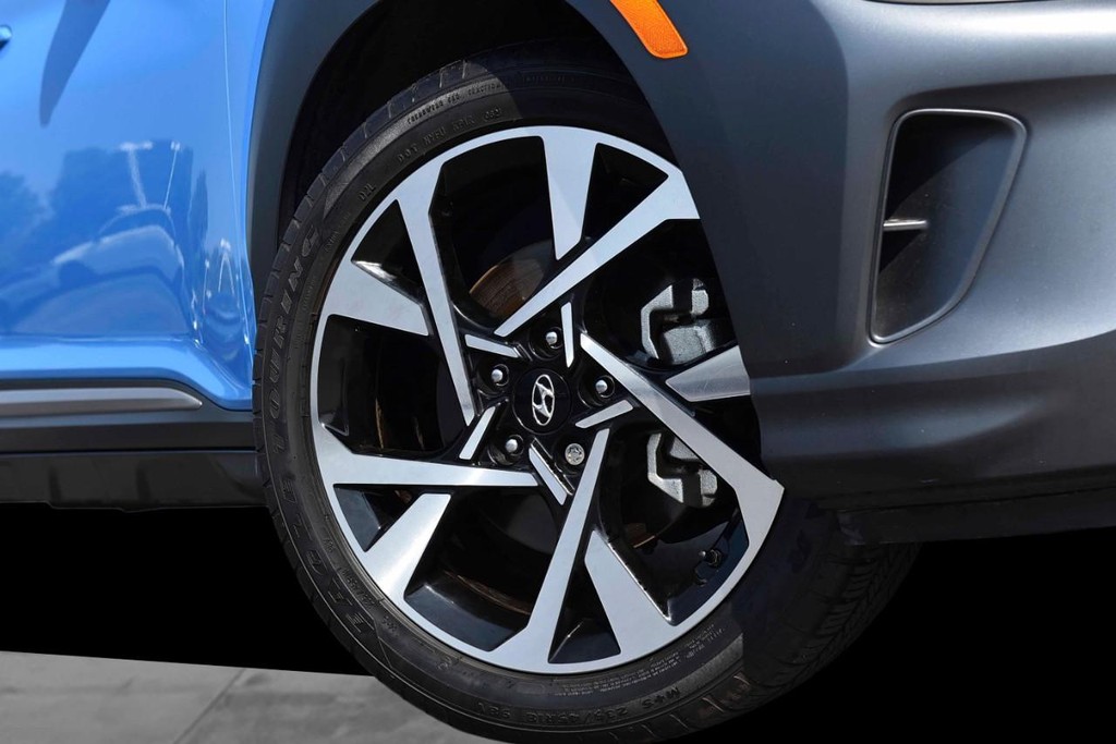 Hyundai Kona Vehicle Image 03