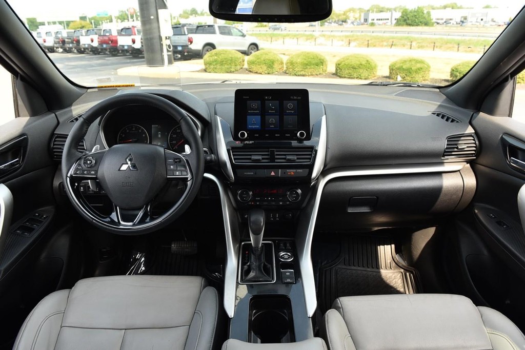 Mitsubishi Eclipse Cross Vehicle Image 07
