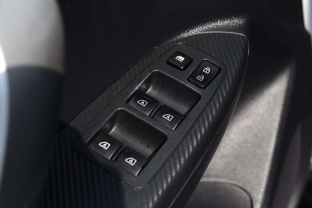 Mitsubishi Eclipse Cross Vehicle Image 09