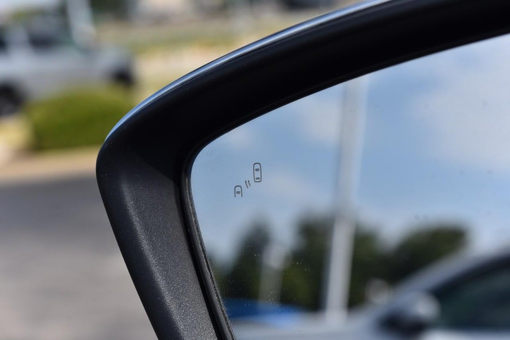 Mitsubishi Eclipse Cross Vehicle Image 10