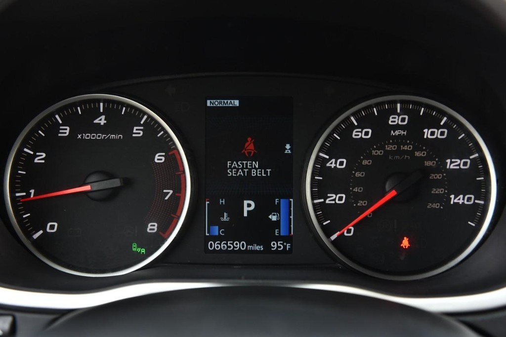 Mitsubishi Eclipse Cross Vehicle Image 12