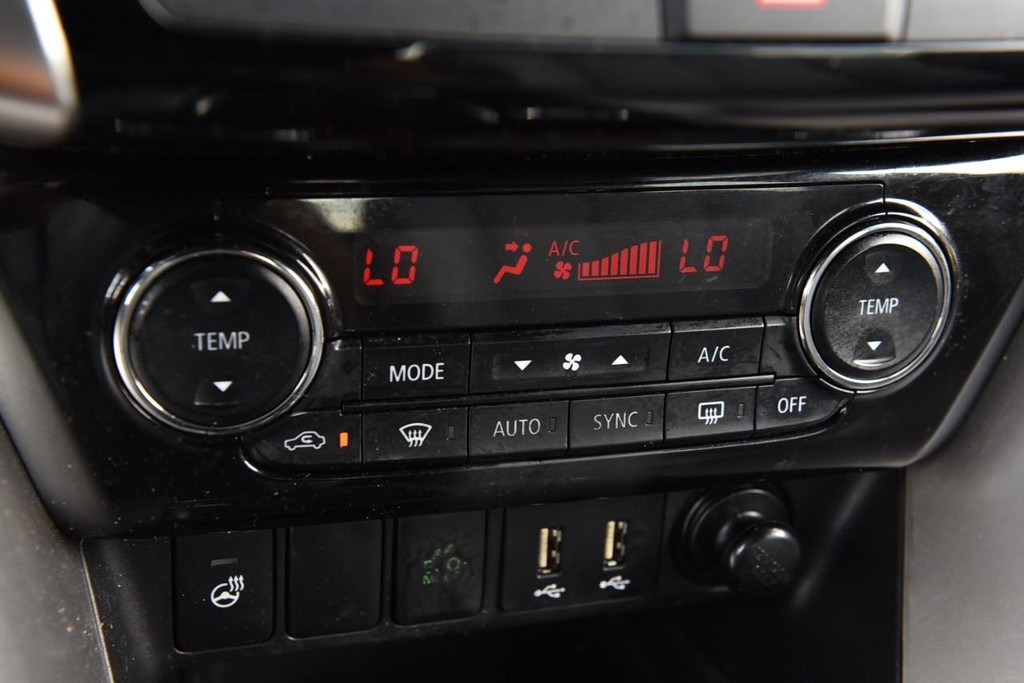 Mitsubishi Eclipse Cross Vehicle Image 15