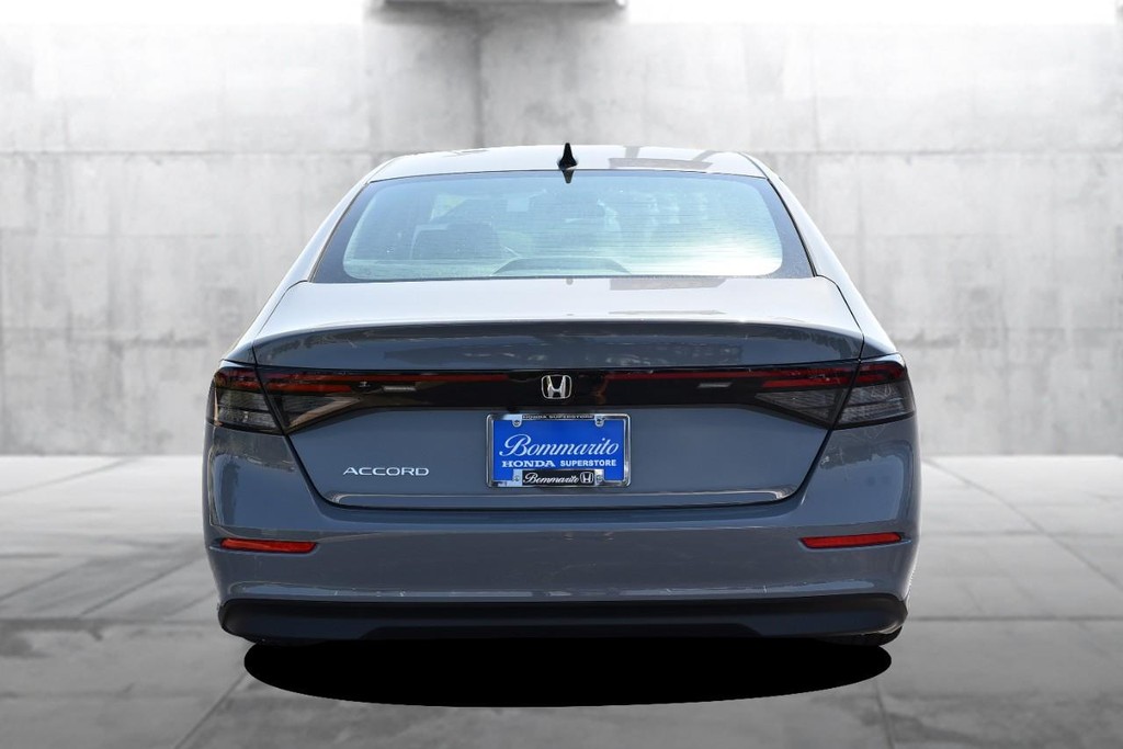Honda Accord Sedan Vehicle Image 06