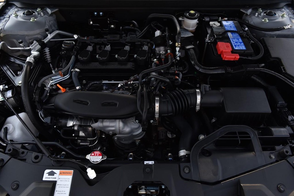 Honda Accord Sedan Vehicle Image 25
