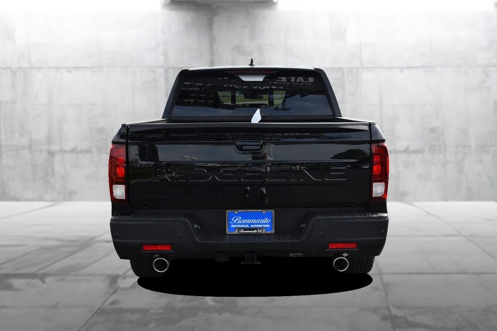 Honda Ridgeline Vehicle Full-screen Gallery Image 6