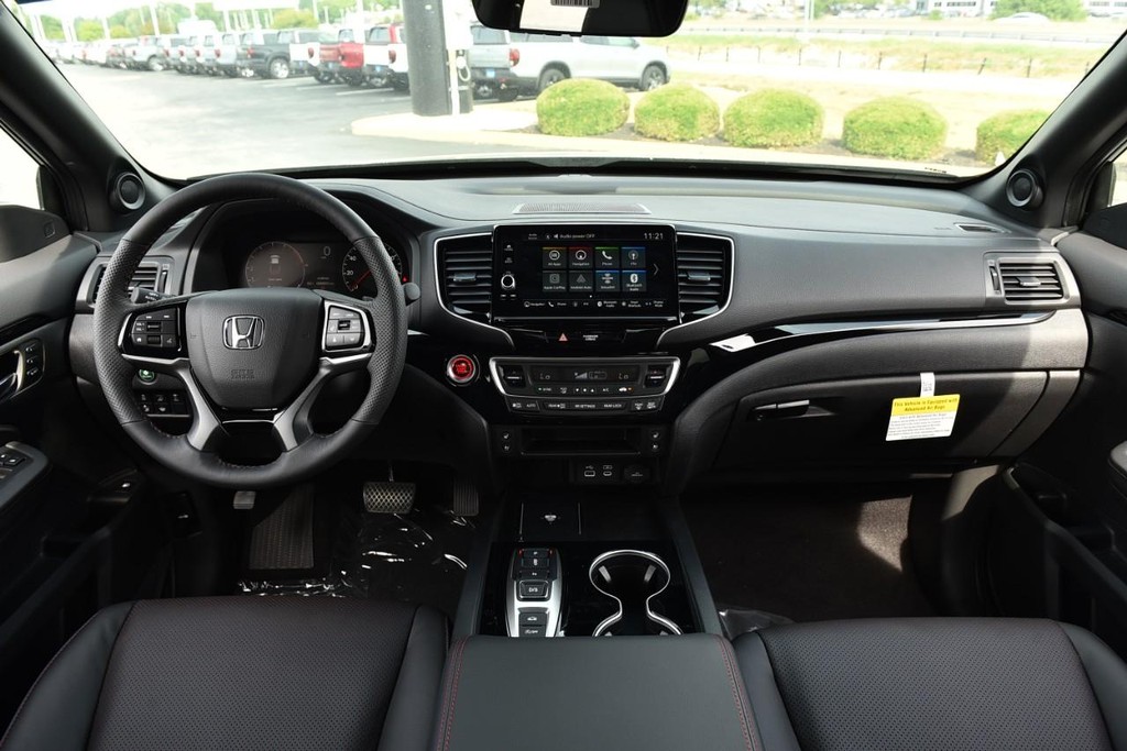 Honda Ridgeline Vehicle Full-screen Gallery Image 8