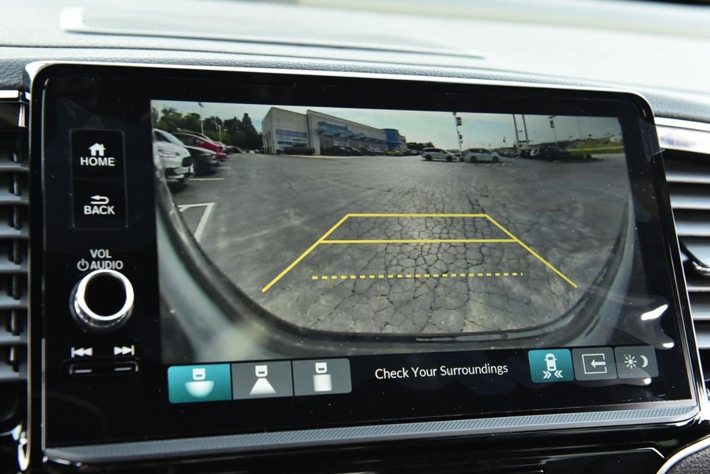 Honda Ridgeline Vehicle Full-screen Gallery Image 15