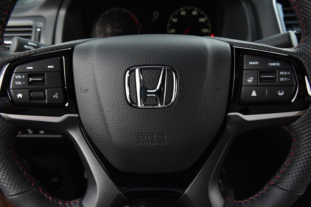 Honda Ridgeline Vehicle Full-screen Gallery Image 24