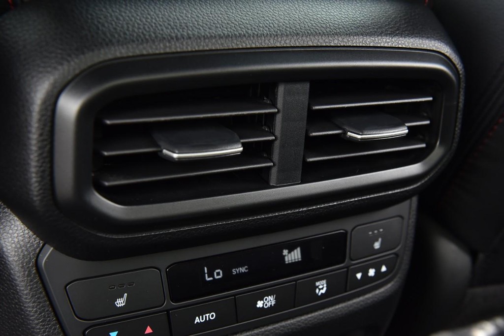 Honda Ridgeline Vehicle Full-screen Gallery Image 29