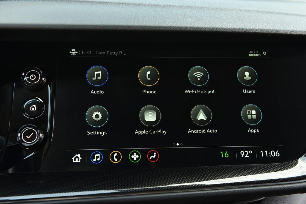 Buick Envision Vehicle Full-screen Gallery Image 14