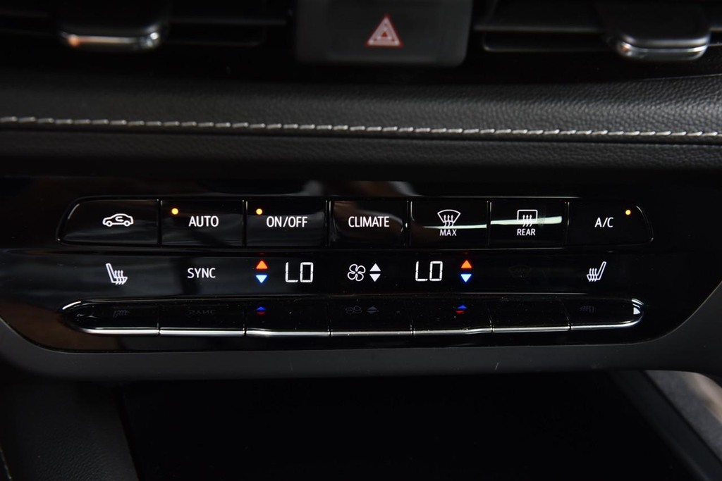 Buick Envision Vehicle Full-screen Gallery Image 15