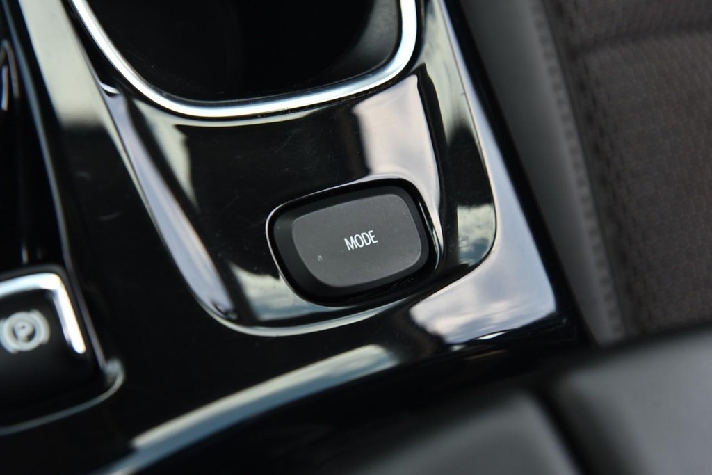 Buick Envision Vehicle Full-screen Gallery Image 17