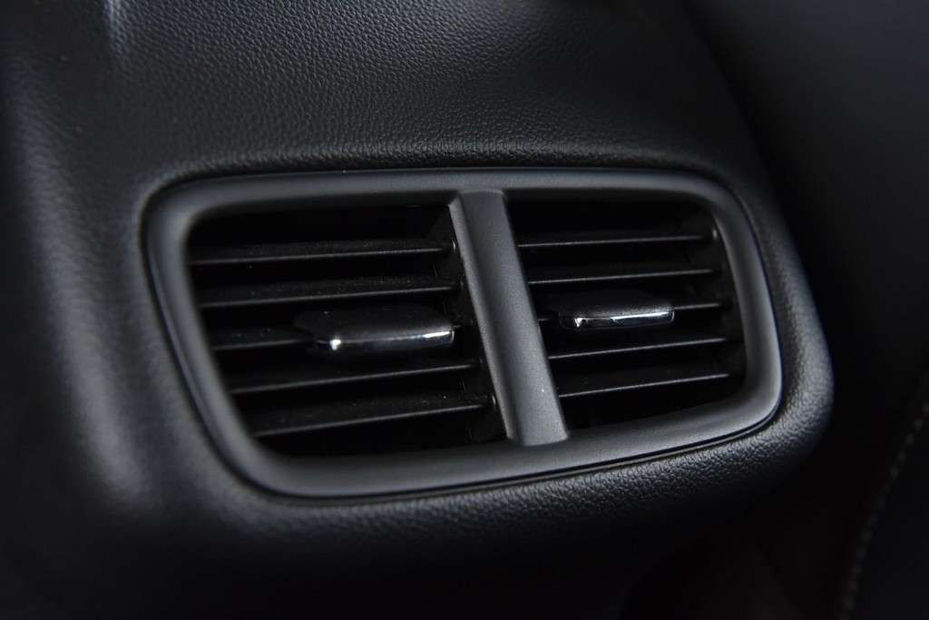 Buick Envision Vehicle Full-screen Gallery Image 23