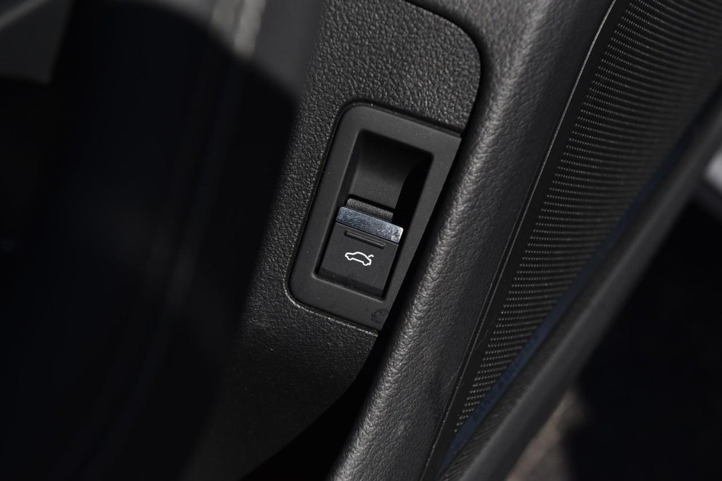 Audi A6 Vehicle Image 09