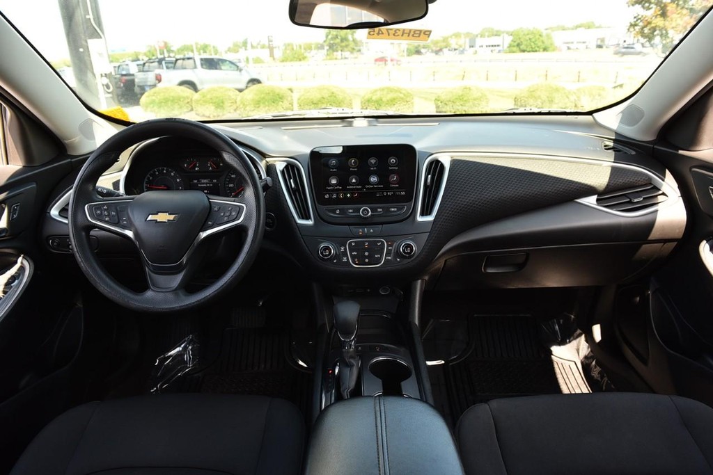Chevrolet Malibu Vehicle Full-screen Gallery Image 07