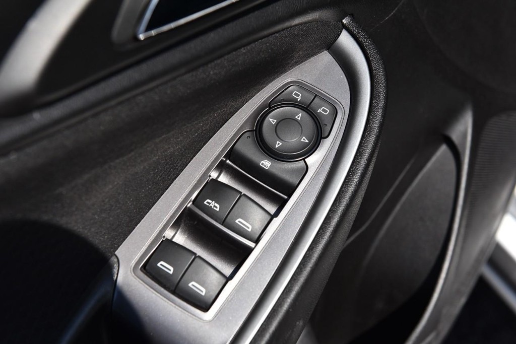 Chevrolet Malibu Vehicle Full-screen Gallery Image 08
