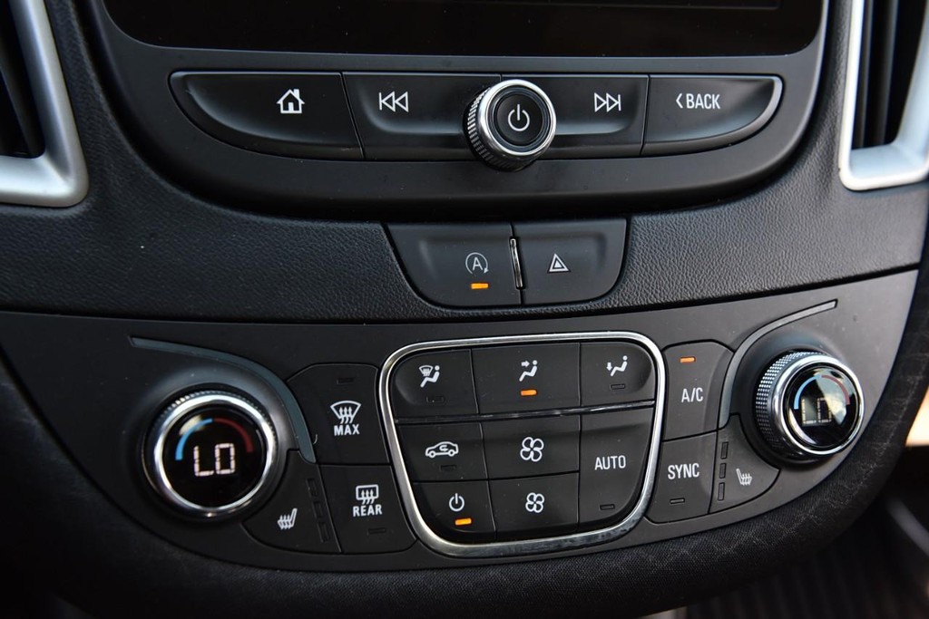 Chevrolet Malibu Vehicle Full-screen Gallery Image 14