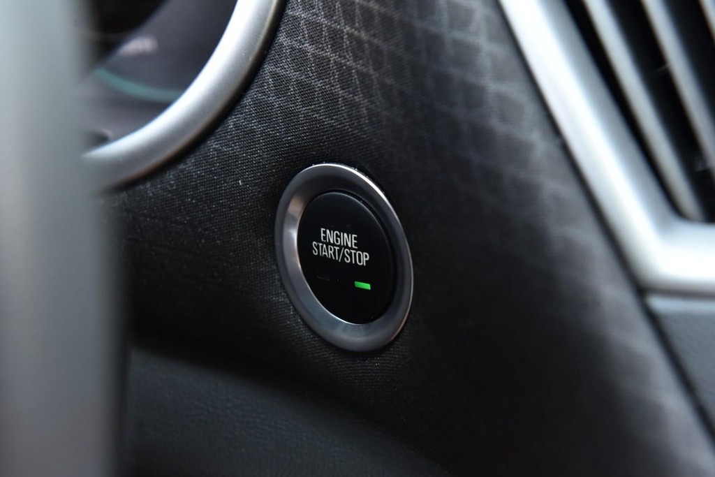 Chevrolet Malibu Vehicle Full-screen Gallery Image 16