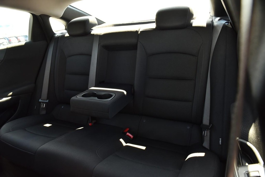 Chevrolet Malibu Vehicle Full-screen Gallery Image 21