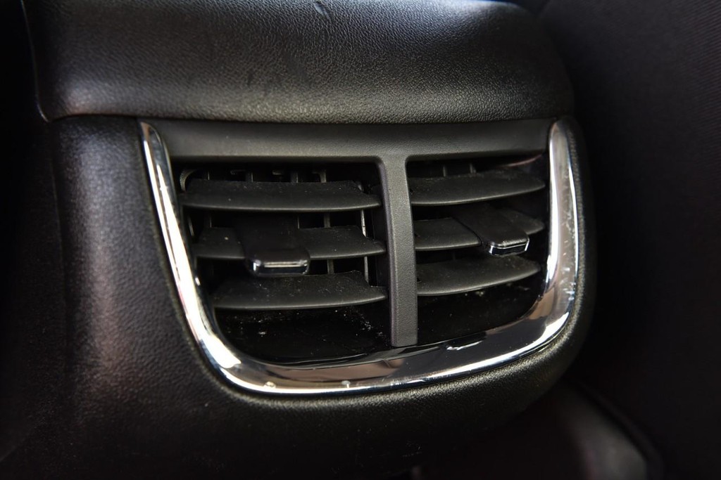 Chevrolet Malibu Vehicle Full-screen Gallery Image 22