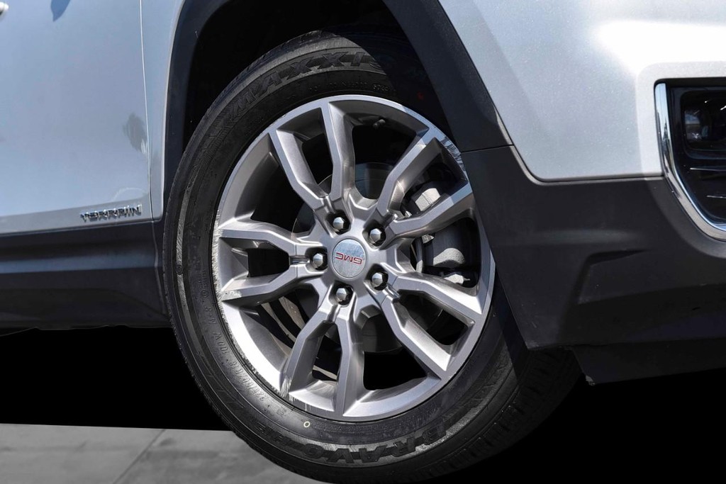 GMC Terrain Vehicle Image 03