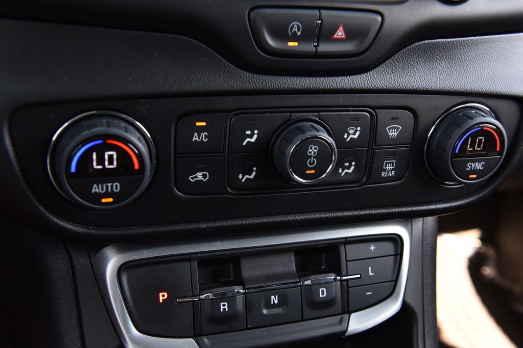 GMC Terrain Vehicle Image 16