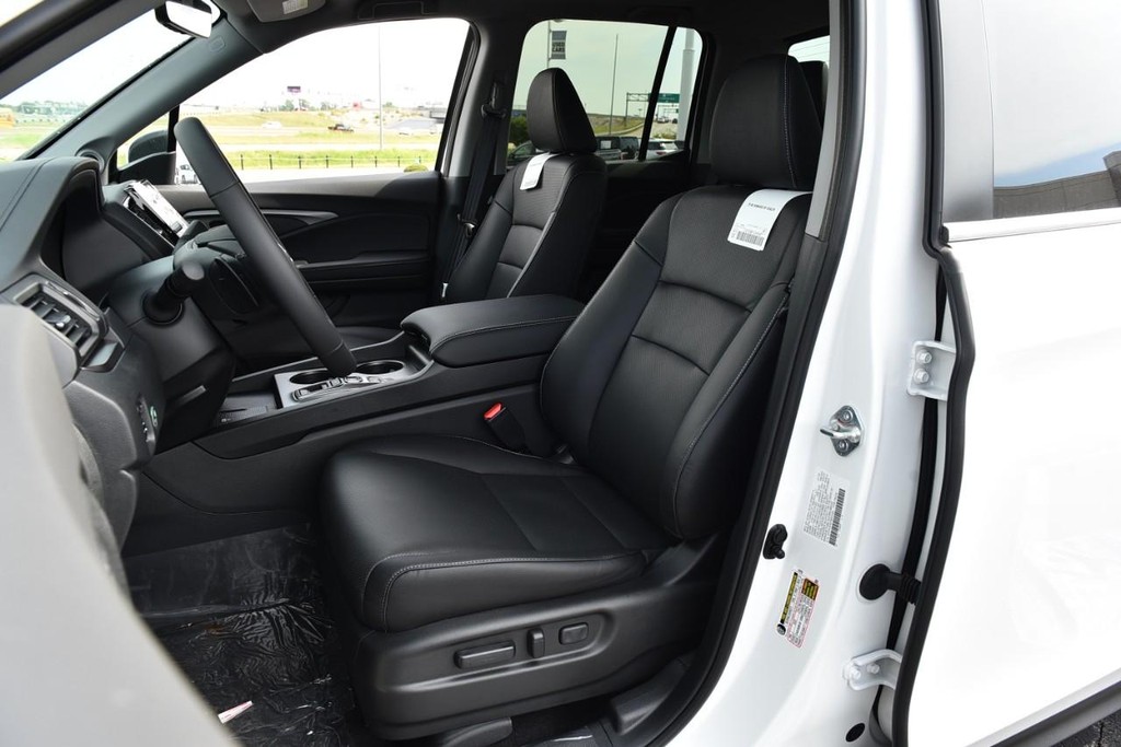 Honda Ridgeline Vehicle Image 25