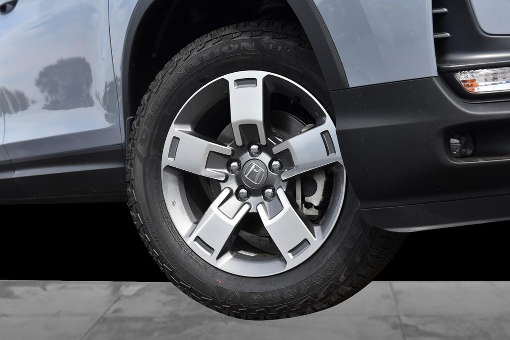 Honda Ridgeline Vehicle Image 03