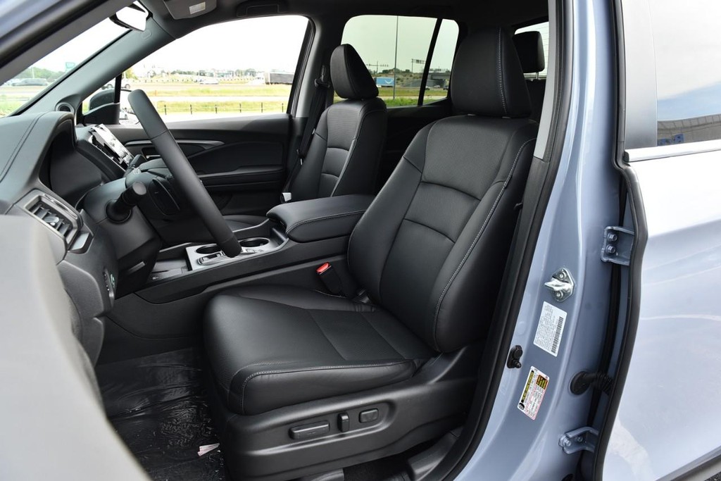 Honda Ridgeline Vehicle Image 25