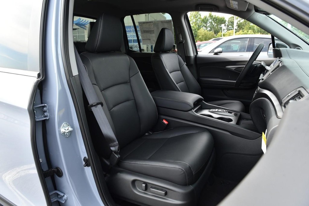 Honda Ridgeline Vehicle Image 26