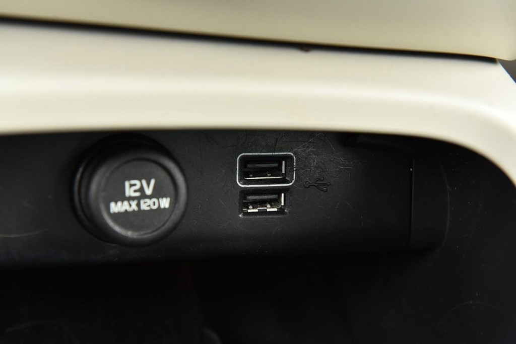 Volvo XC40 Vehicle Image 16