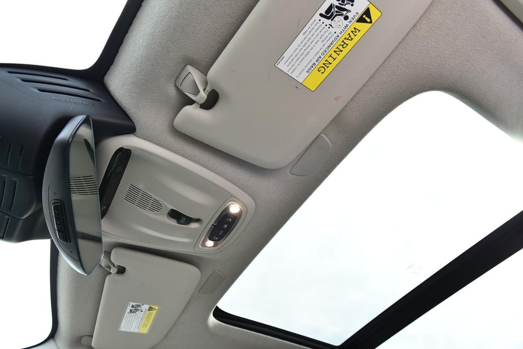Volvo XC40 Vehicle Image 24