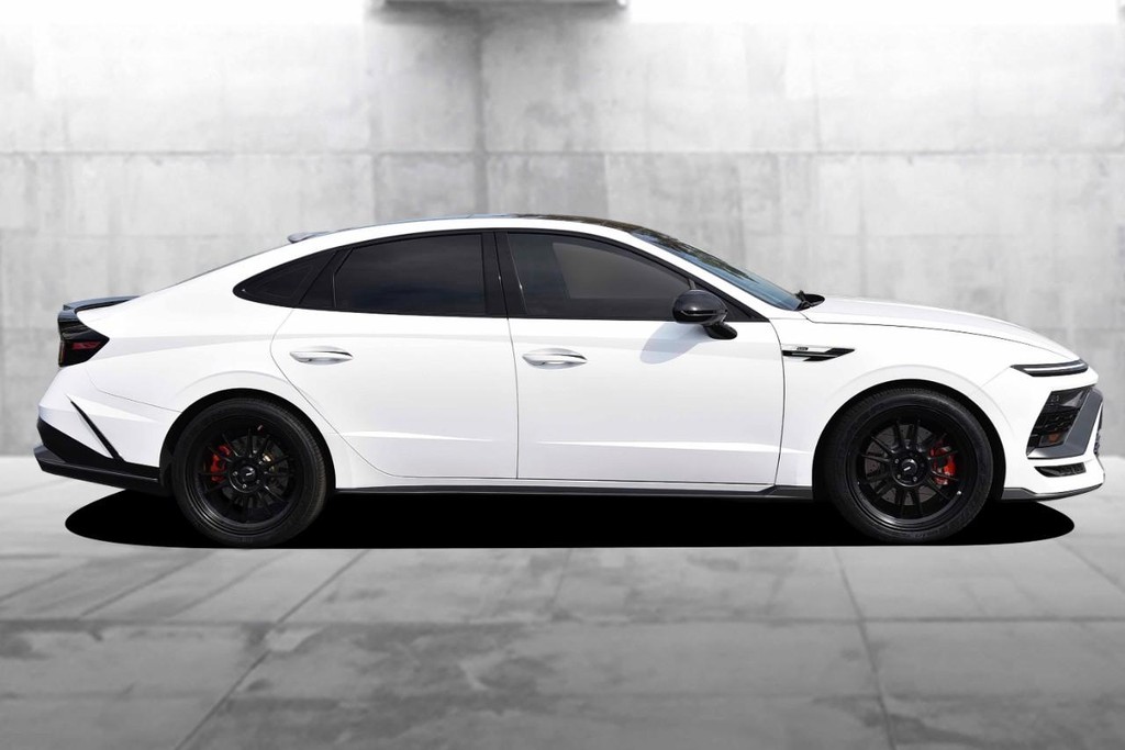 Hyundai Sonata Vehicle Image 05
