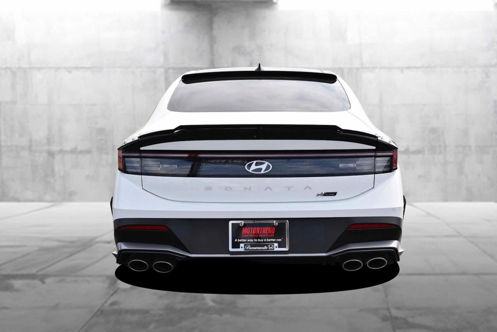 Hyundai Sonata Vehicle Image 06