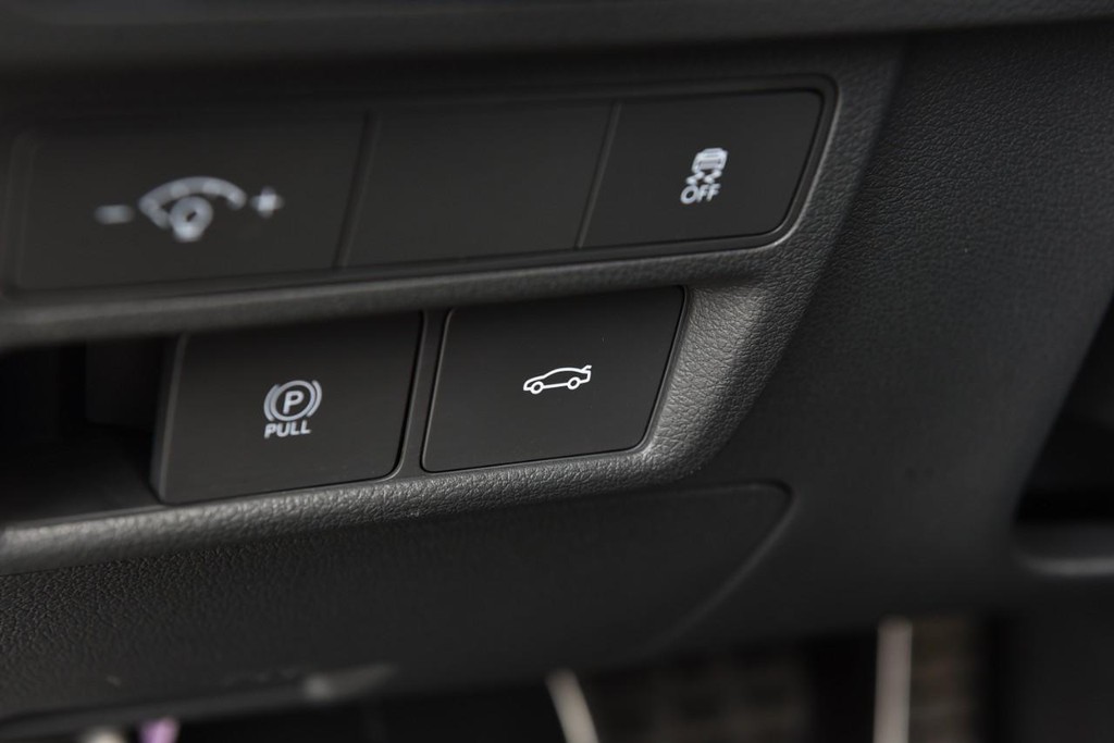 Hyundai Sonata Vehicle Image 12
