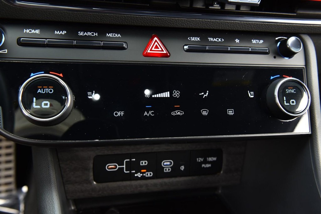 Hyundai Sonata Vehicle Image 17